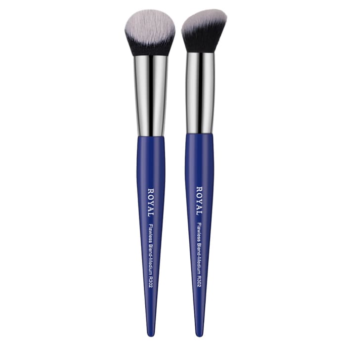 ROYAL COSMETICS FLAWLESS BLEND-MEDIUM BRUSH R302